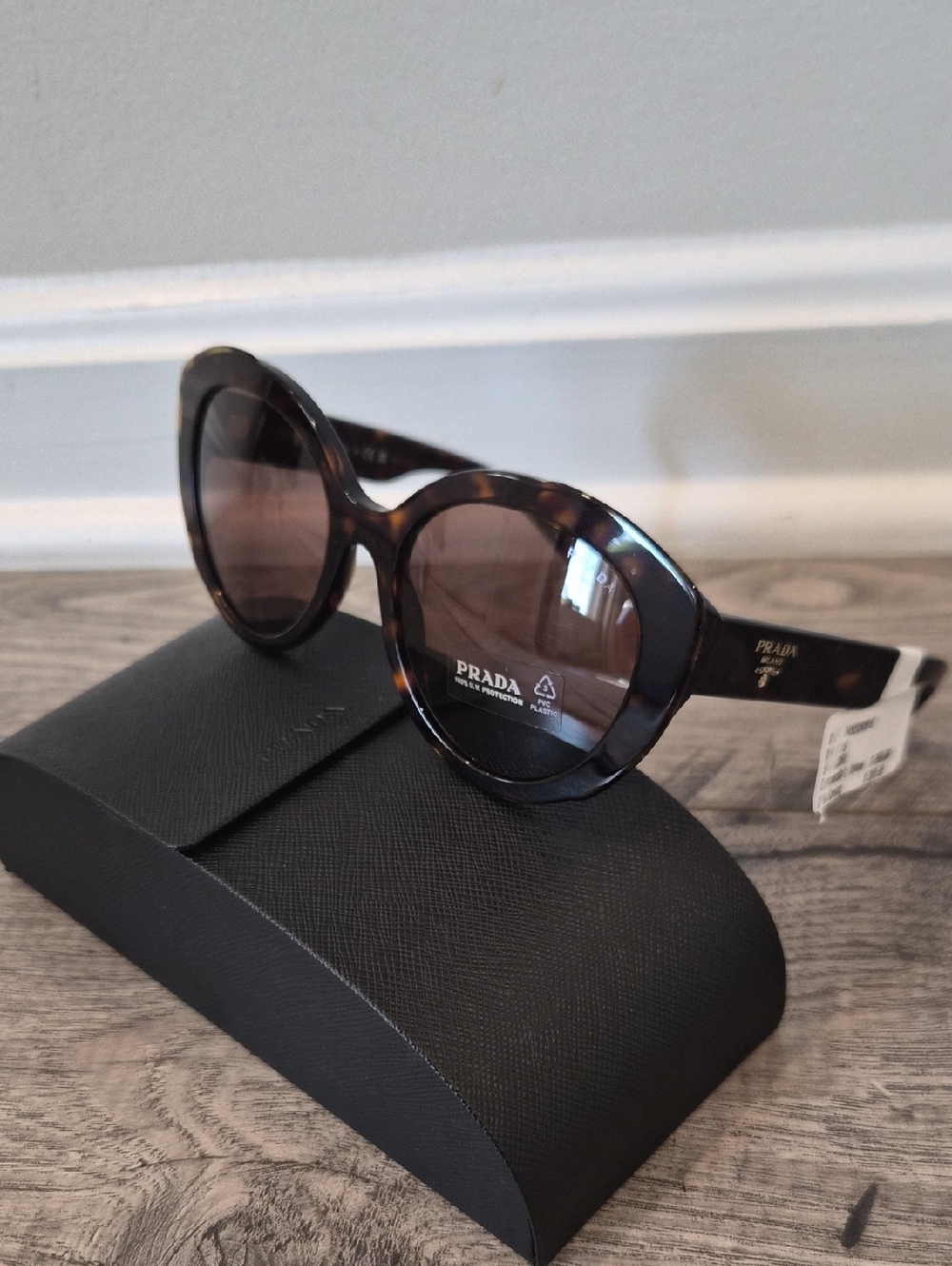Prada Women's Tortoiseshell Frame Sunglasses - Brown Lenses